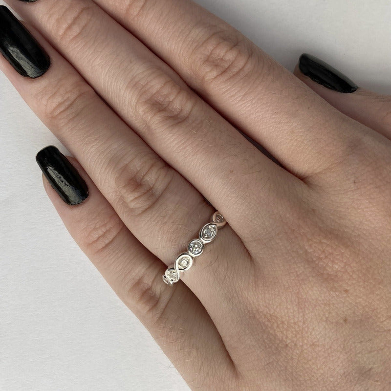 Anel Infinito Zircônias Pura Prata 925 - Melhor Preço