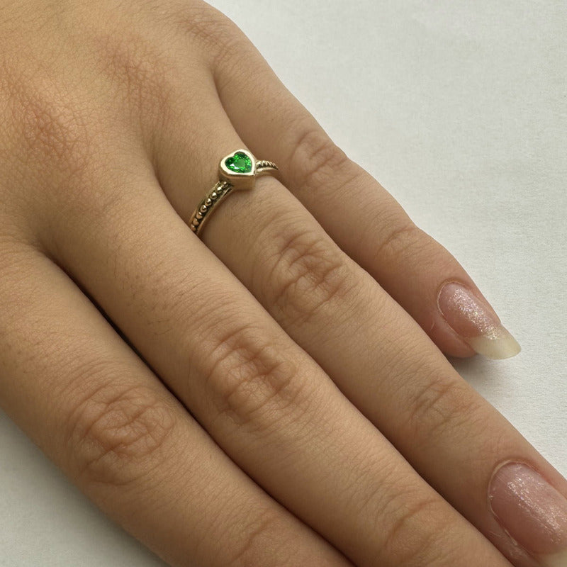 Anel Prata 925 Dourada 18k Solitário Coração - Esmeralda