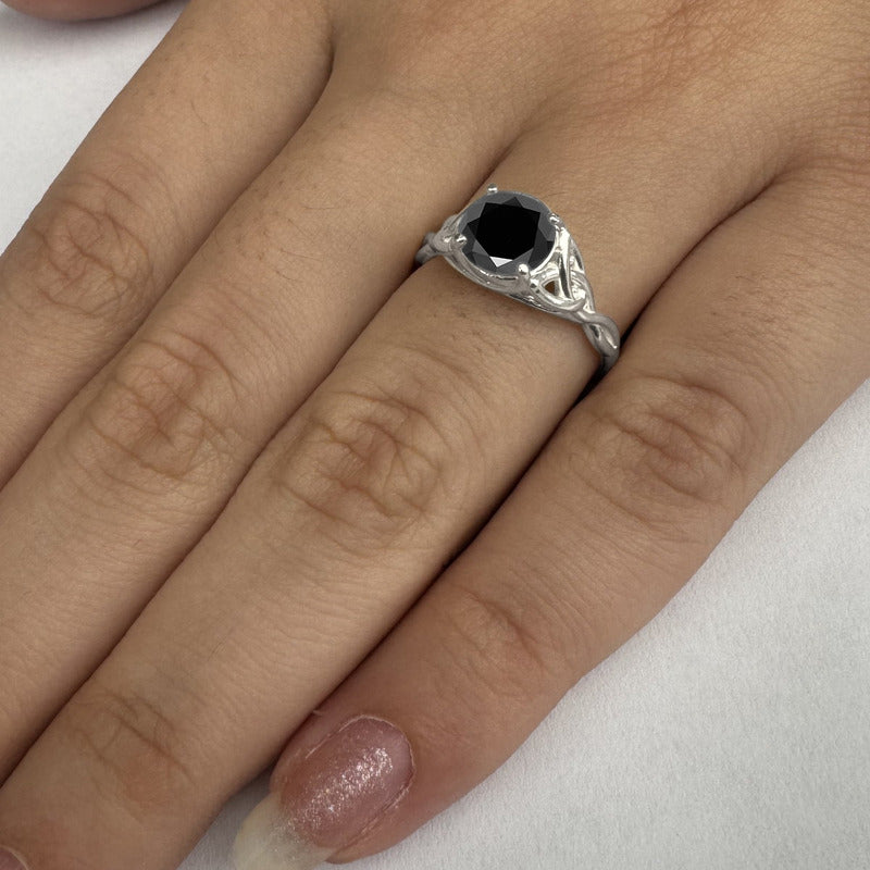 Anillo de plata 925 con nudo celta y ónix negro - Mujer