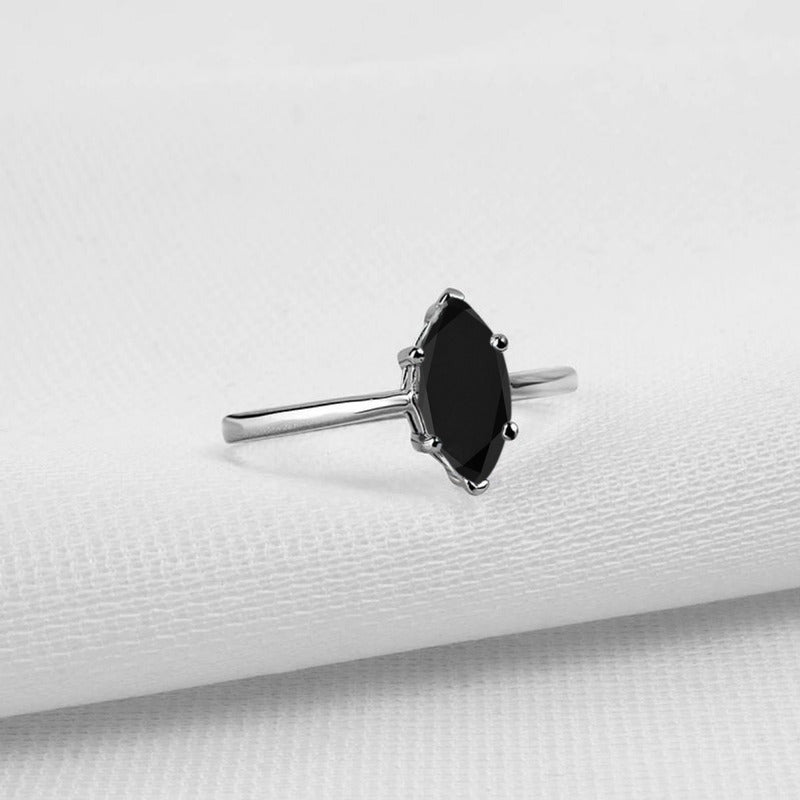 Anel Prata 925 Solitário Navete Black Onix - Exclusivo