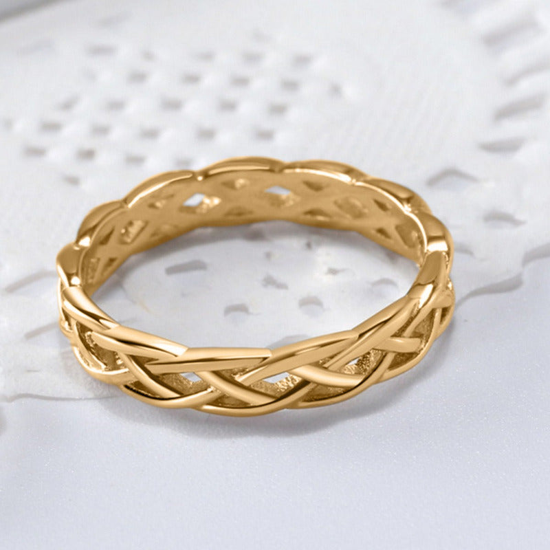 Anillo celta trenzado infinito de plata 925 bañado en oro de 18 quilates