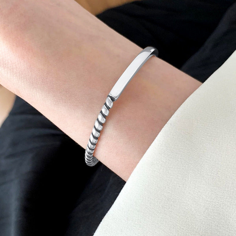 Pulseira Bracelete Torcido Rígido Maciço Prata 925 - Unissex