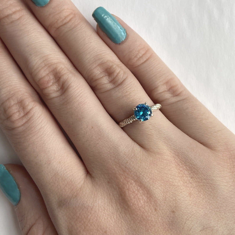 925 Silver Solitaire Ring Twisted Blue Topaz - Exclusive