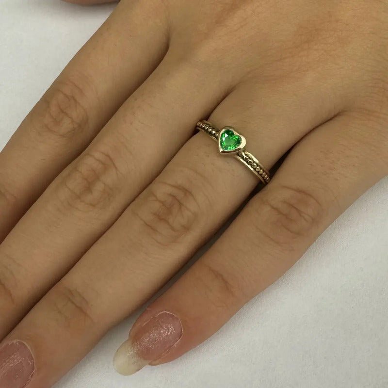 Anel Prata 925 Dourada 18k Solitário Coração - Esmeralda