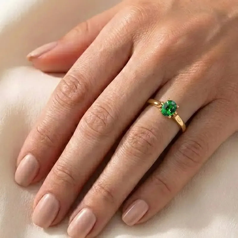 Anel Solitário Oval Em Prata 925 Dourada 18k - Esmeralda