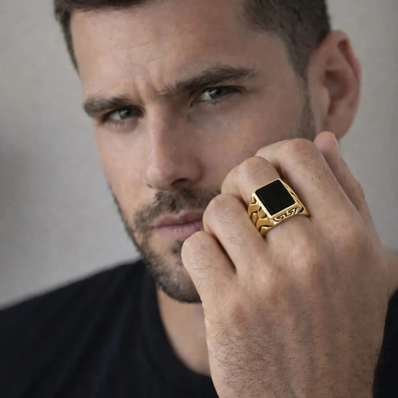 Anel Masculino De Prata 925 Banhado A Ouro 18k Com Ônix Negro Preto 30