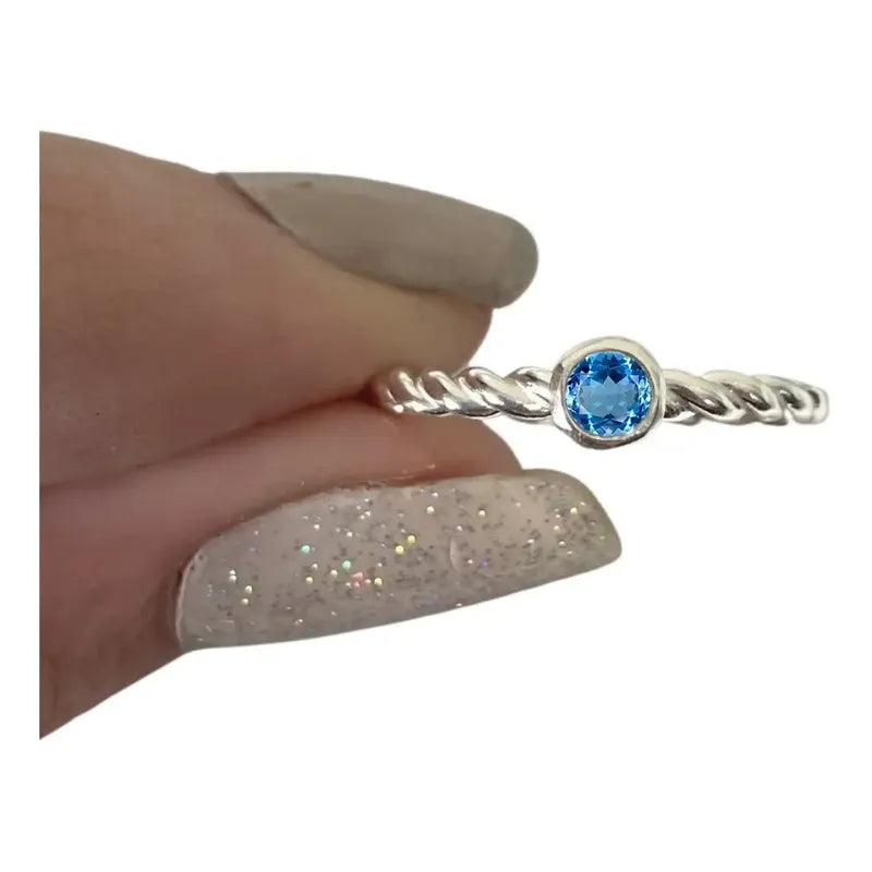 Anel Prata 925 Solitário Torcido Topázio Azul - Exclusivo