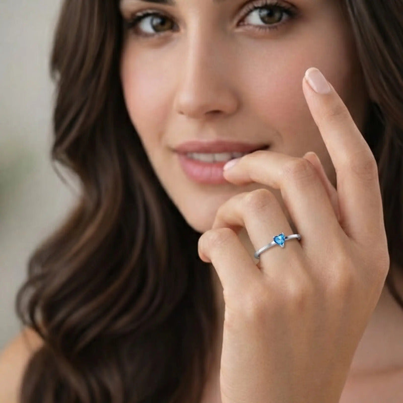 Anillo solitario de topacio azul en forma de corazón en plata 925 - Exclusivo